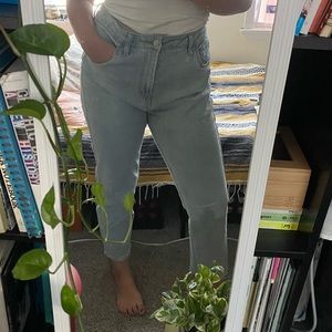 Light wash boyfriend jeans